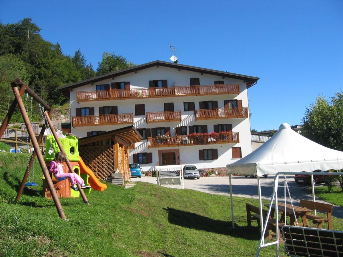 Appartamenti La Val 안달로 외부 사진