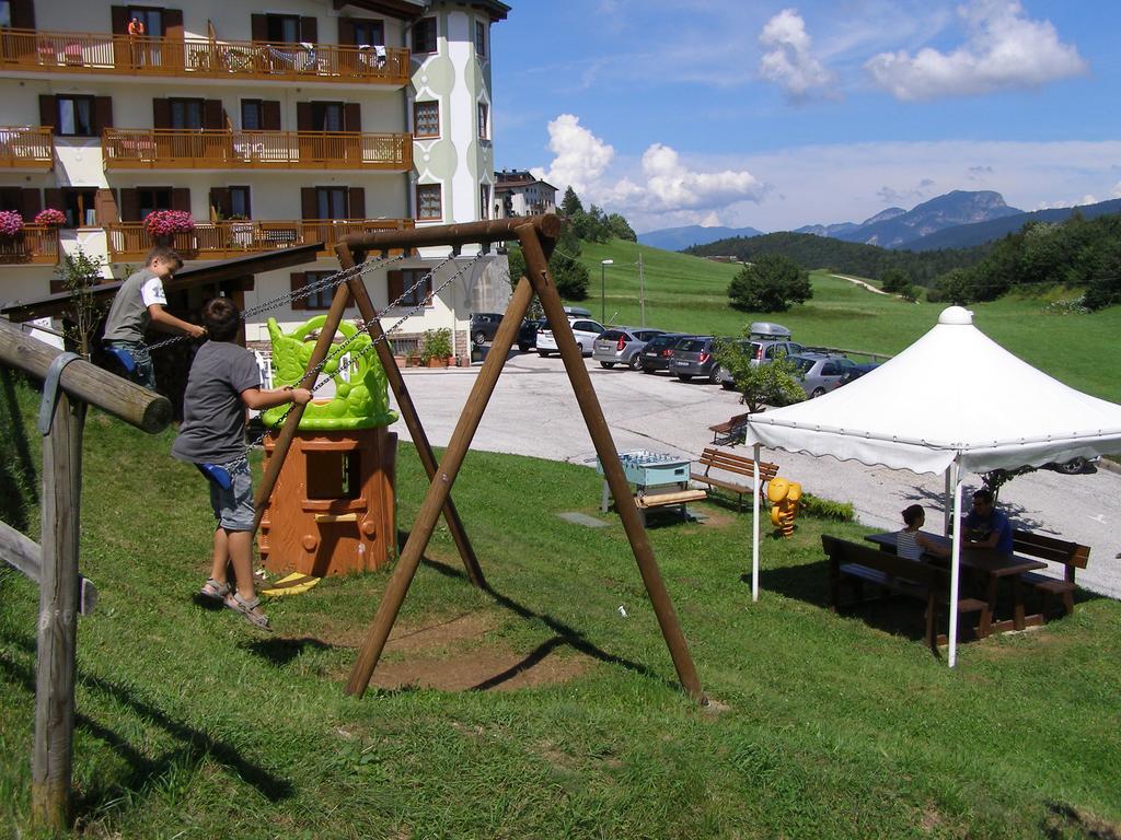 Appartamenti La Val 안달로 외부 사진